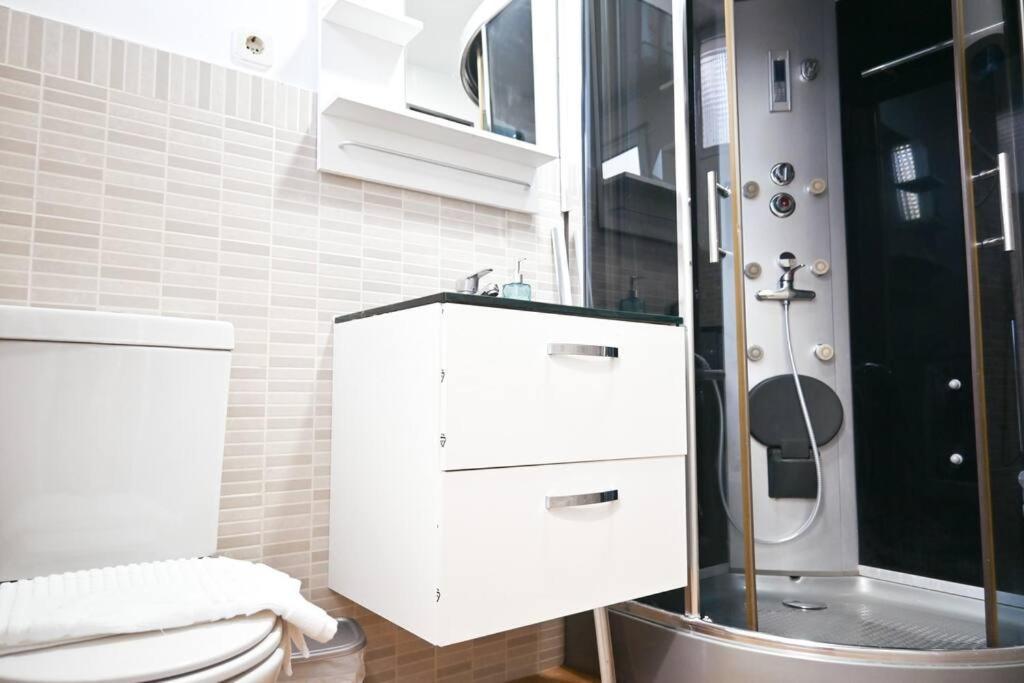 Agradable Apartamento Temporal De 1 Dormitorio En Madrid Pez30 Appartement Buitenkant foto